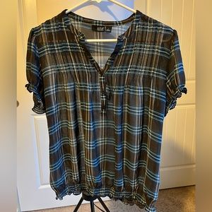 Short sleeve sheer blouse size L.